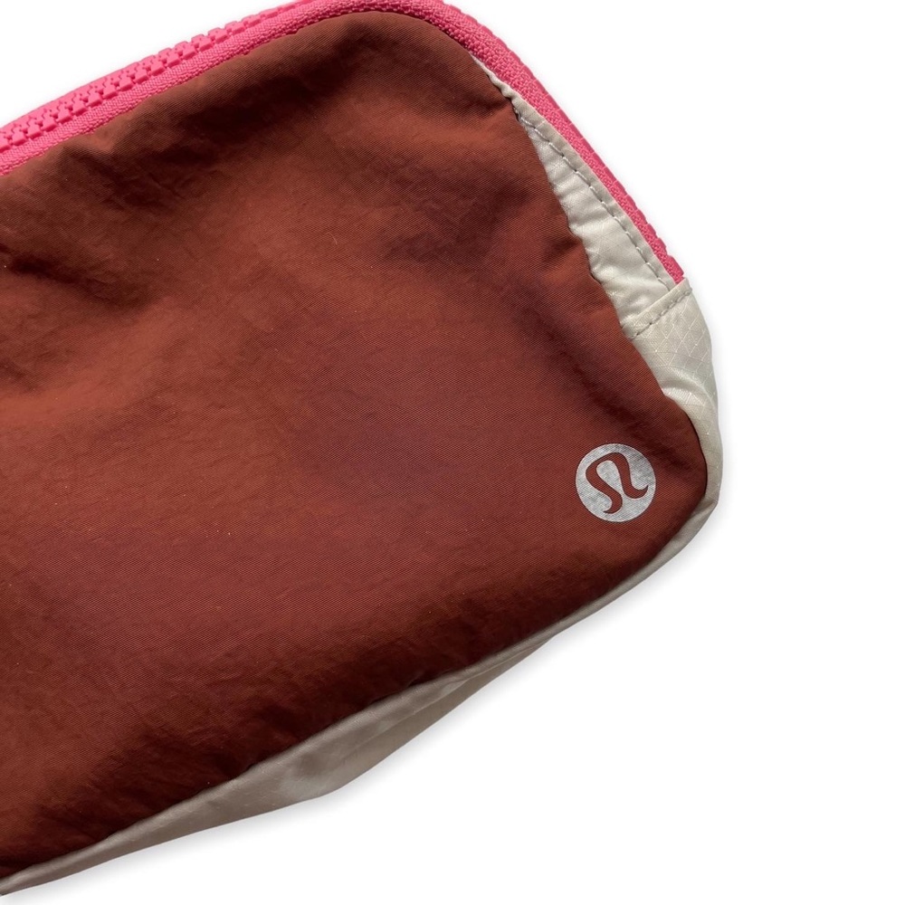 Lululemon Everywhere Belt Bag *1L - Picture 5 of 9